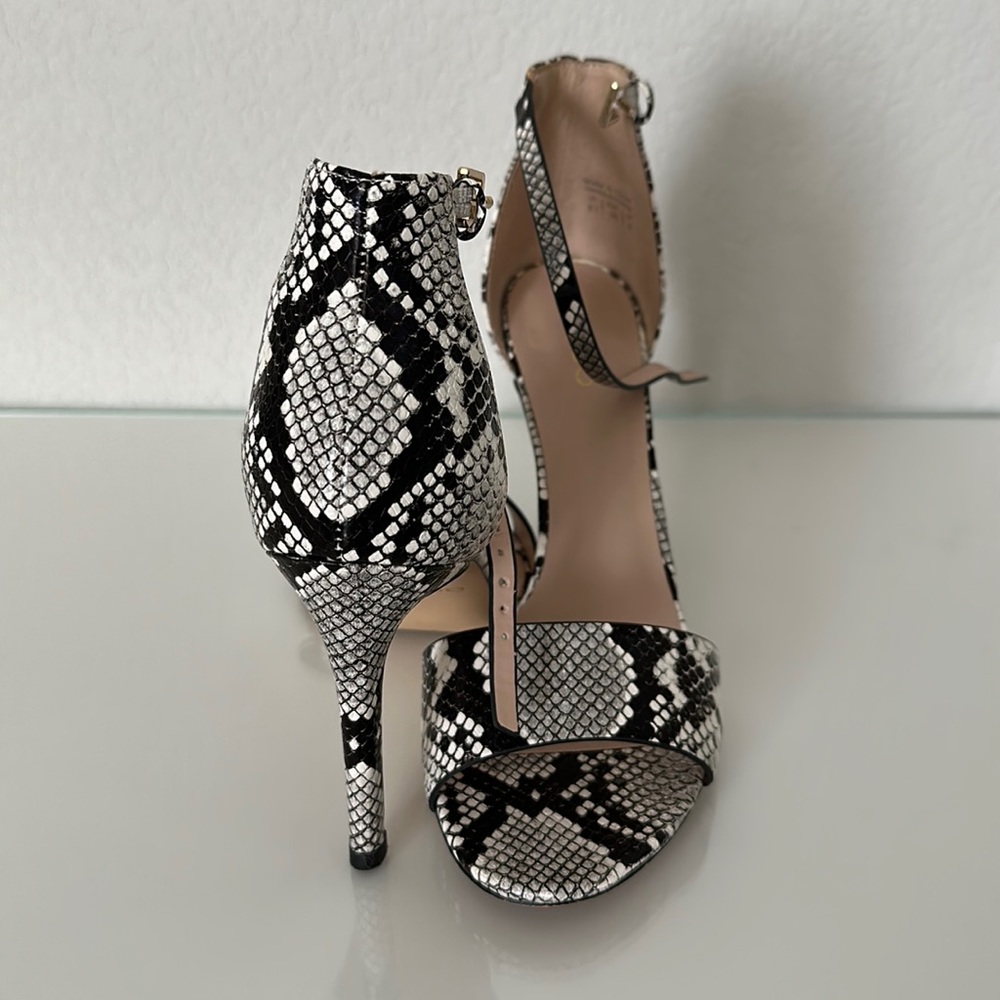 SNAKESKIN ALDO HEEL SIZE 8.5
